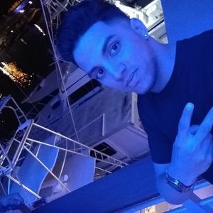 Meet your Posher, Robert lazaro